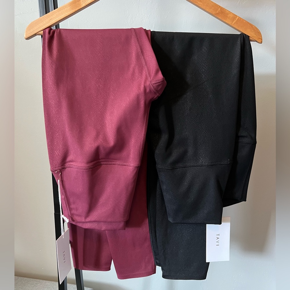 Tavi Noir NWT python patterned high waisted 7/8 tight